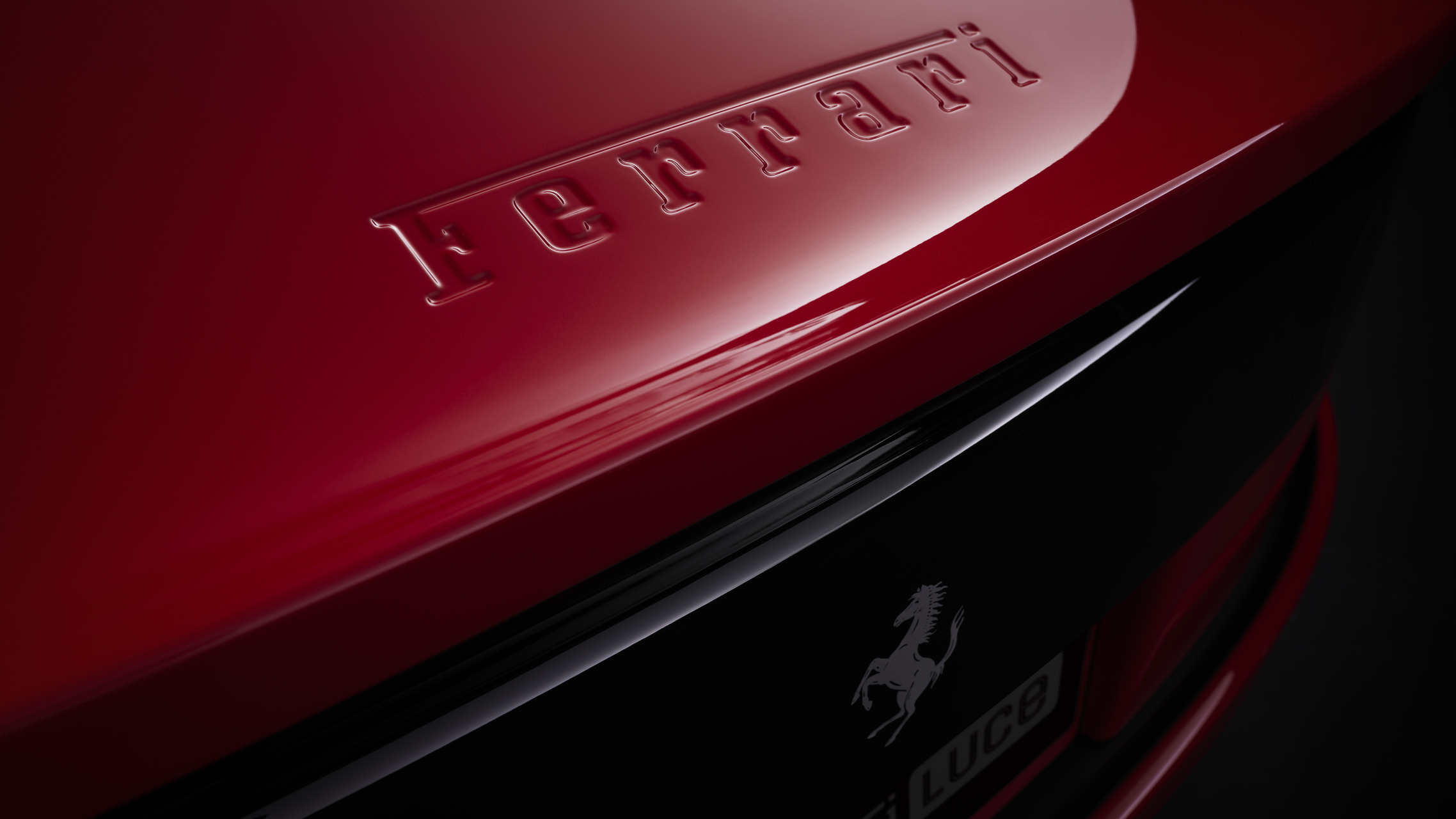Ferrari Luce: en elektrisk sportsvogn med moderne styling, aerodynamiske løsninger og et teknologisk interiør, designet til at indlede et nyt kapitel i Ferraris udvikling.