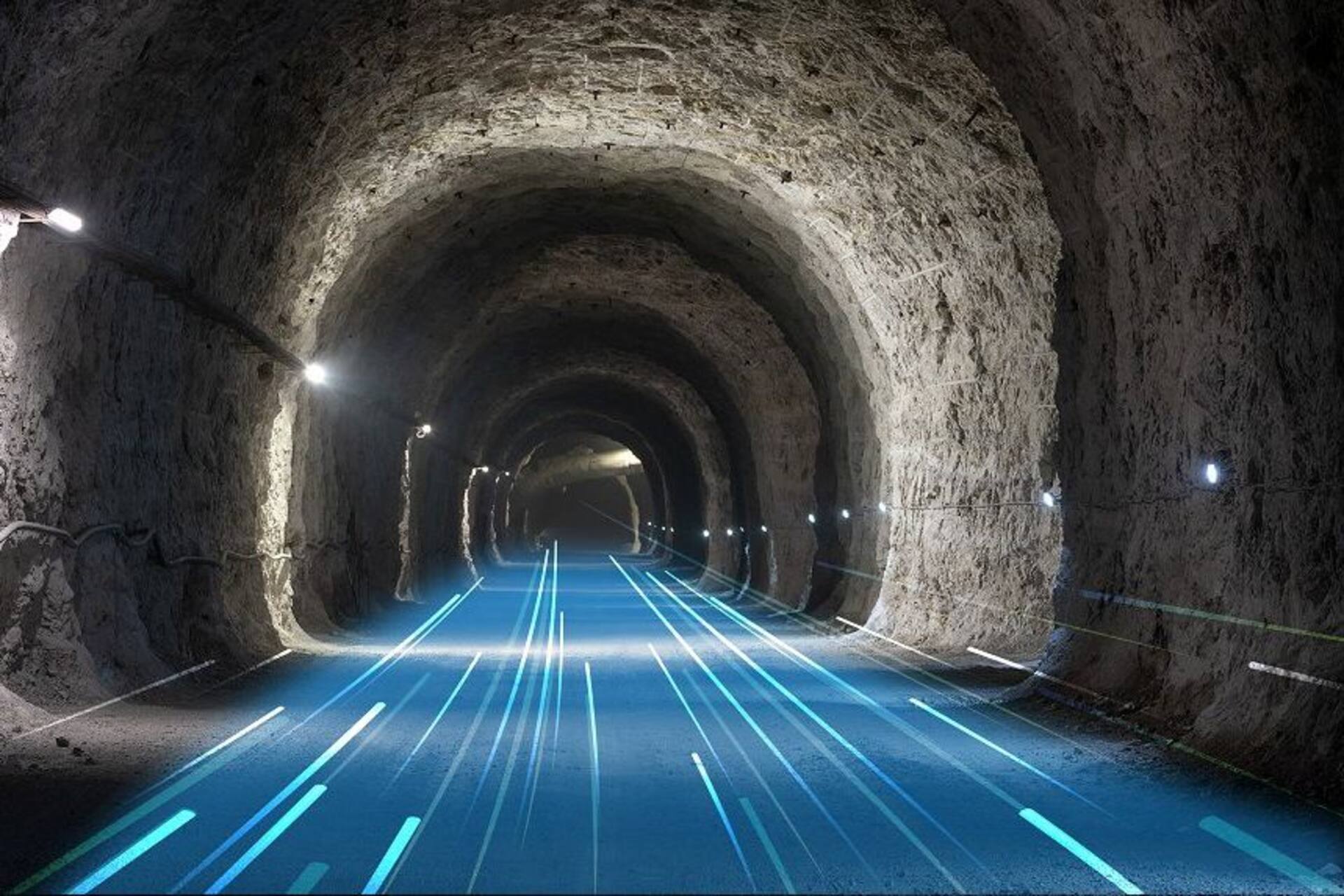Val di Non: centro de datos subterráneo en una mina activa entre roca dolomítica, computación perimetral, seguridad digital, eficiencia energética y el territorio alpino de Trentino orientado a la innovación local actual.