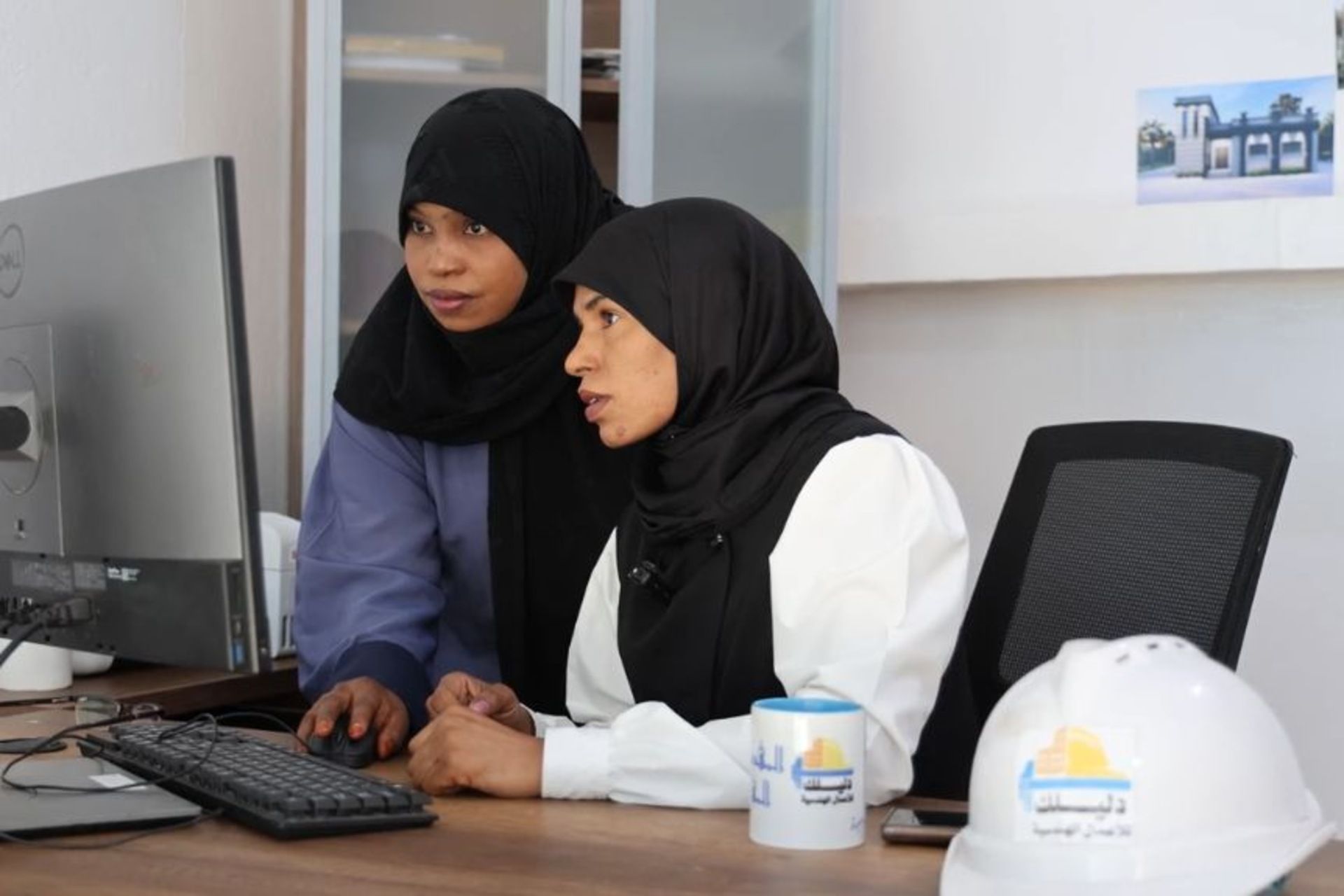 Sahara: Unge iværksættere arbejder med lokale tjenester i det sydlige Libyen, herunder træning, digitale værktøjer, mikrofinansiering og nye aktiviteter, der kan styrke virksomheder og lokalsamfund i området.