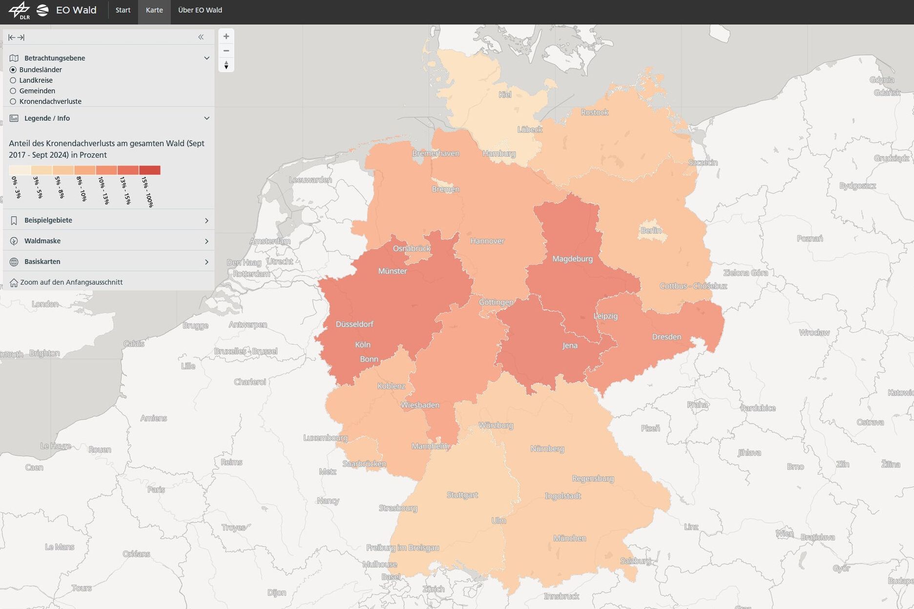 Satelliti e foreste: mappa digitale della copertura arborea in Germania, con dati satellitari usati per monitorare perdite, stress climatico, incendi, tempeste e cambiamenti nei paesaggi boschivi vivi