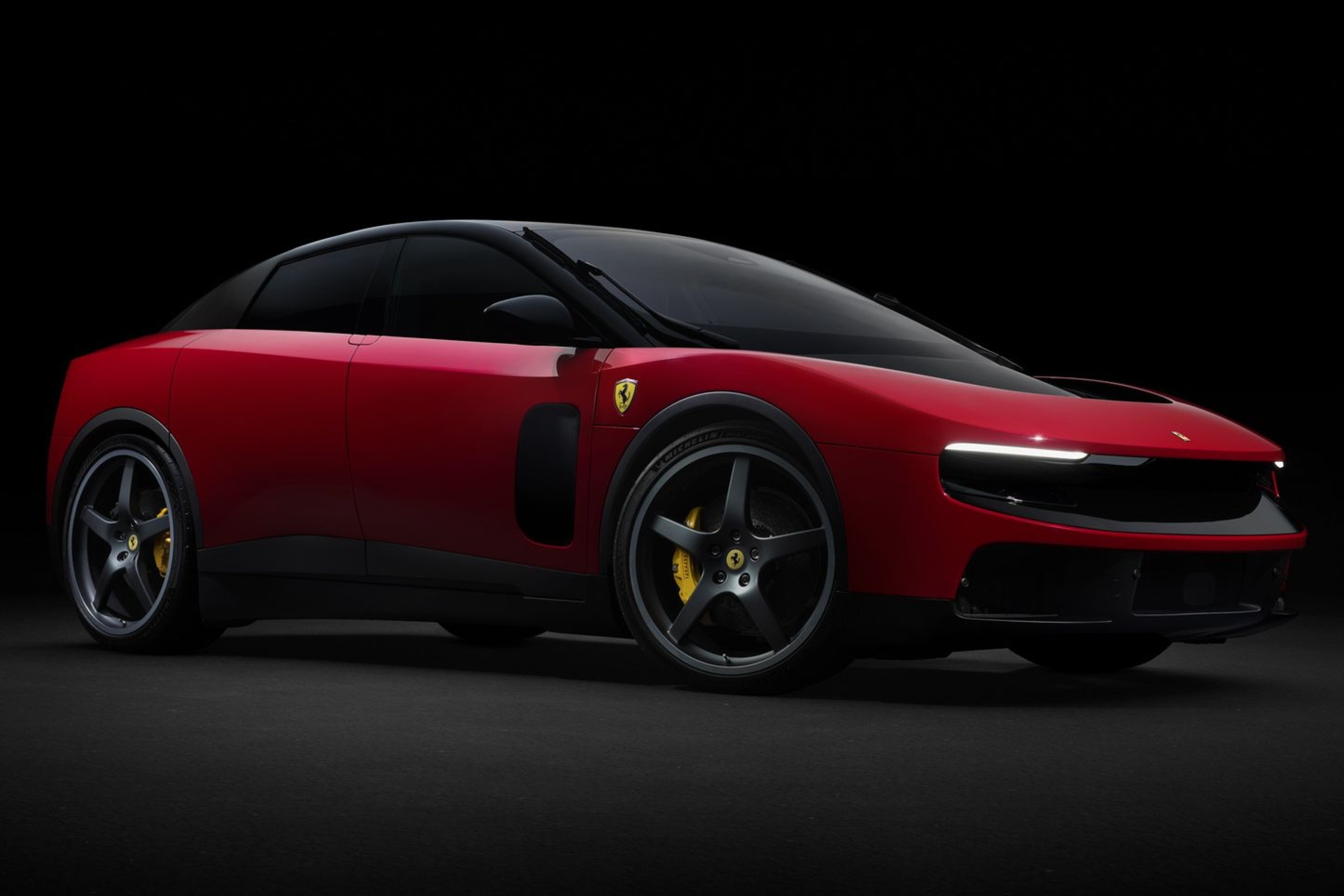 Ferrari Luce: Zeven artikelen verkennen de aerodynamica, motoren, chassis, software en koppelregeling van Maranello's eerste volledig elektrische platform.
