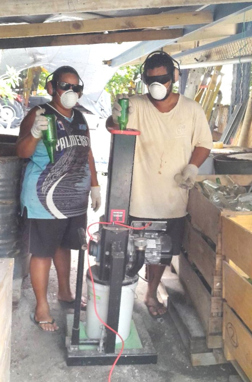 Palmerston: scena generica e curata, caratterizzata da colori sobri, disposizione chiara degli elementi e atmosfera professionale, utile per accompagnare contenuti informativi o comunicazioni aziendali