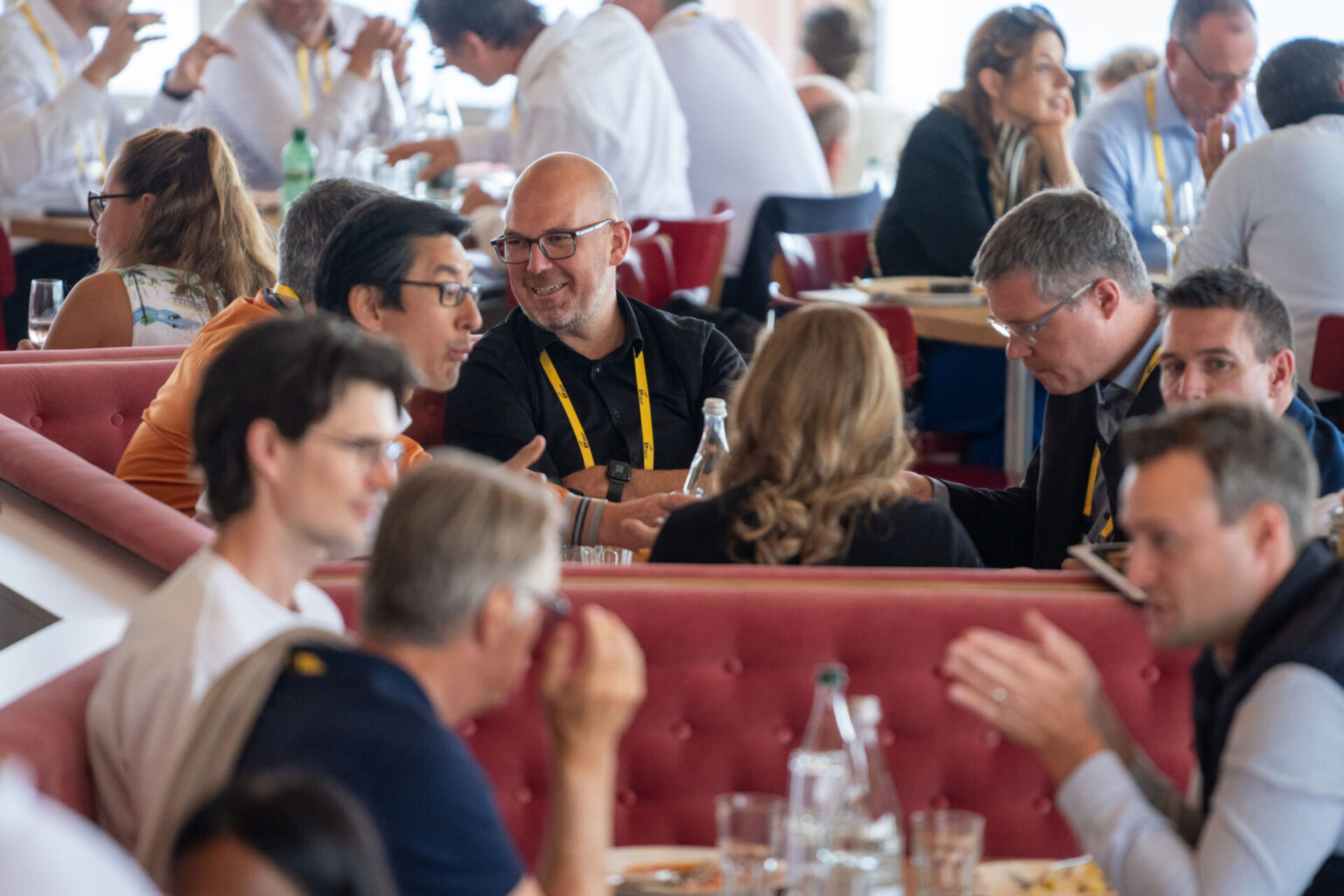AI Mountain Summit: pubblico in ascolto durante una keynote su innovazione, leadership digitale e applicazioni concrete dell’intelligenza artificiale