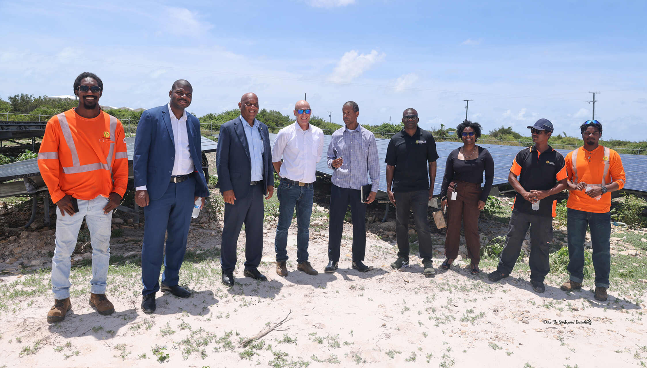 Anegada: microrete ibrida con pannelli solari e batterie per ridurre l’uso del diesel, migliorare la continuità elettrica e sostenere la transizione energetica nelle British Virgin Islands