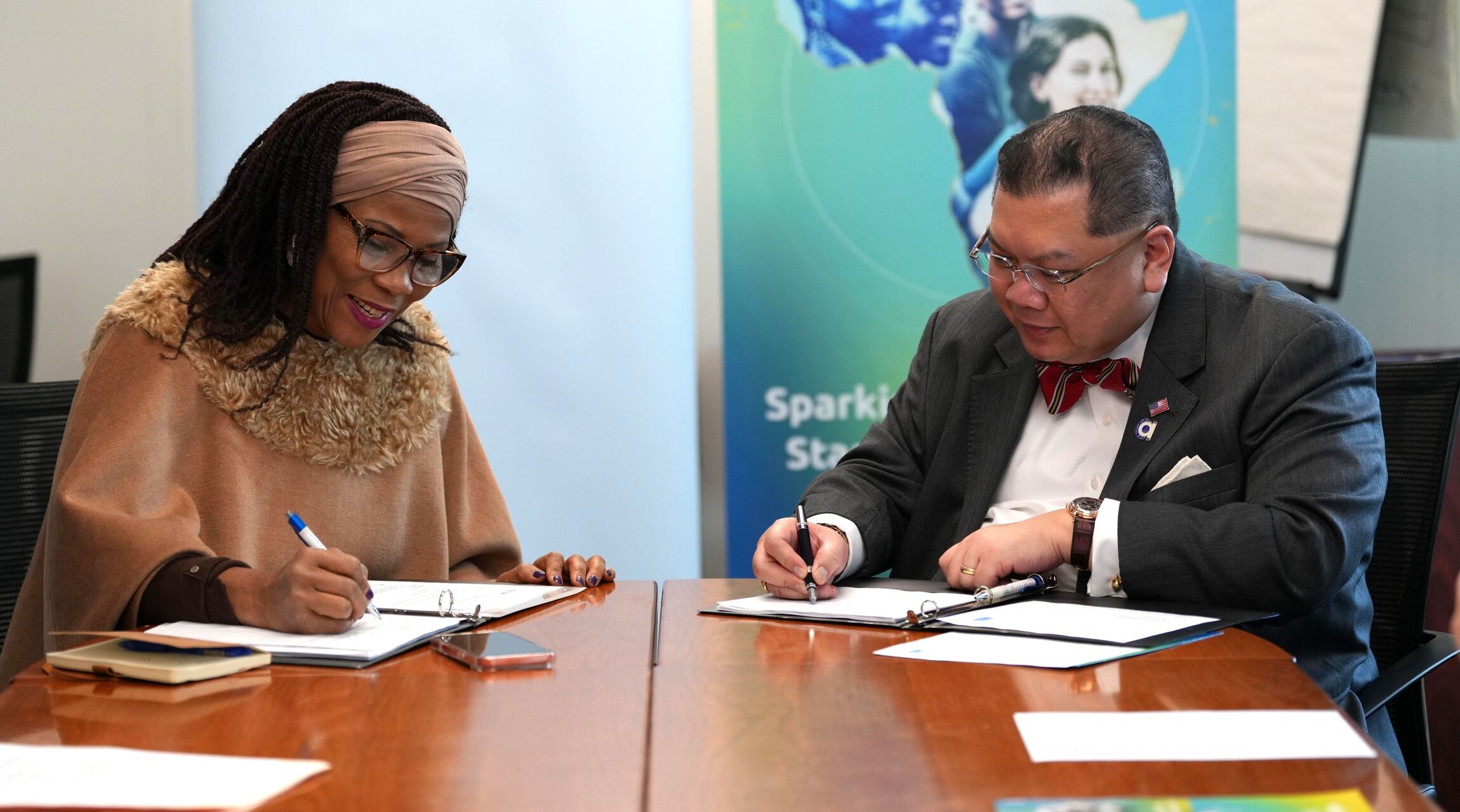 Maker africani: giovani talenti sperimentano tecnologie connesse in spazi universitari dedicati all’innovazione, alla fabbricazione digitale e allo sviluppo di startup