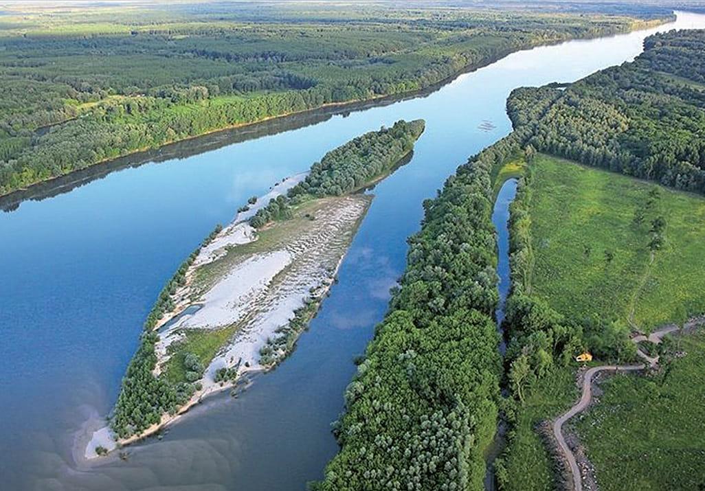 Enclava: rappresentazione cartografica del piccolo territorio rivendicato nel 2015 vicino ai confini post-jugoslavi, con Stati confinanti e area indicata