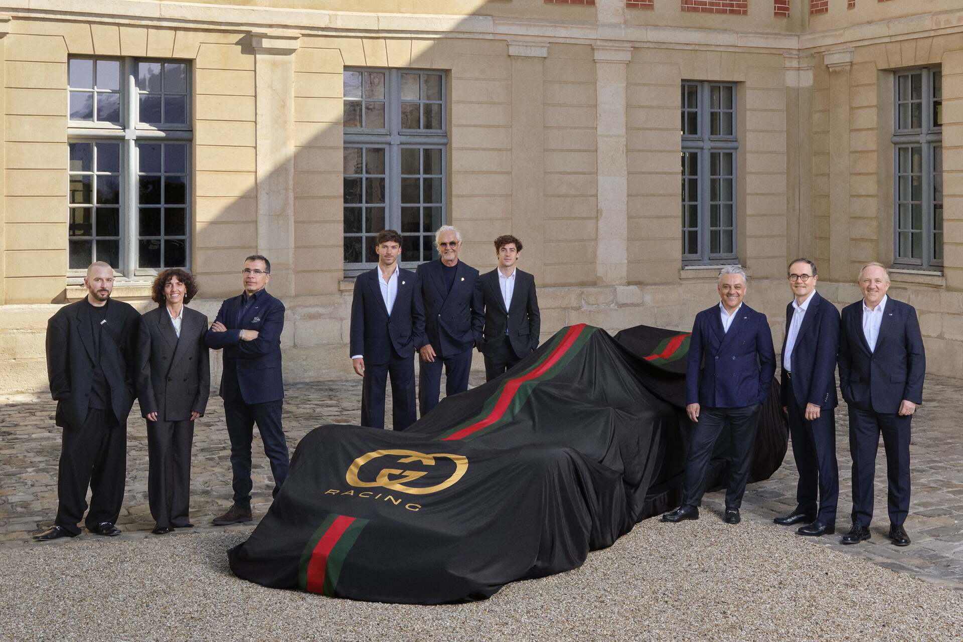 Gucci e Alpine: la partnership in Formula 1 racconta l’incontro tra lusso, motorsport, design e nuove esperienze di marca per il pubblico globale