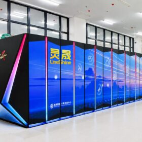 LineShine: supercomputer cinese al National Supercomputing Centre in Shenzhen, simbolo della nuova corsa globale al calcolo exascale, tra ricerca scientifica, sovranità tecnologica e potenza industriale