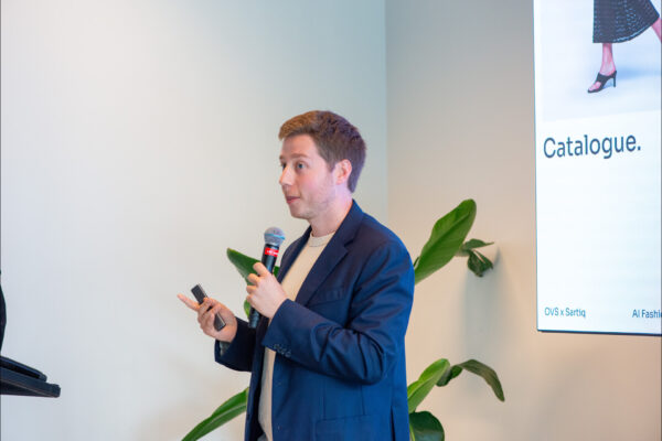 Luca Ambrosini: intervento al Lifestyle Innovation Day di Lugano sull’uso dell’intelligenza artificiale generativa per contenuti visivi, immagini moda, cataloghi digitali e processi e-commerce online