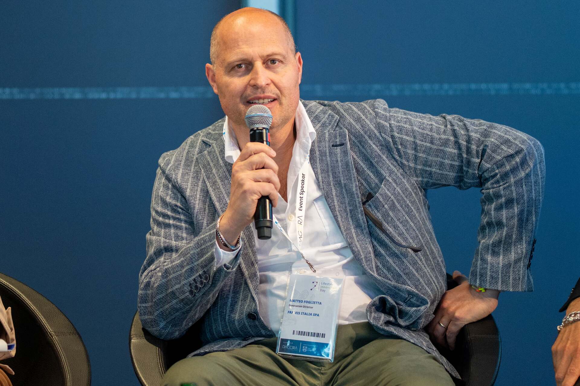 Matteo Foglietta: intervista a Framis Italia su sostenibilità, innovazione e performance nell’abbigliamento tecnico, con focus su processi, materiali, laboratori e adozione di mercato verificabile ora