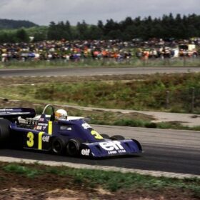 Tyrrell P34: monoposto a sei ruote protagonista della Formula 1 anni Settanta, simbolo di innovazione tecnica, aerodinamica sperimentale e ricerca di nuove soluzioni in pista