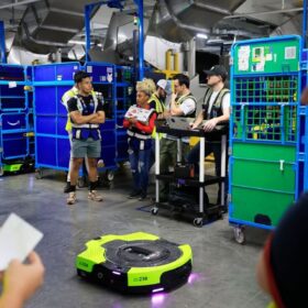 Una giornata di lavoro con il primo robot autonomo di Amazon