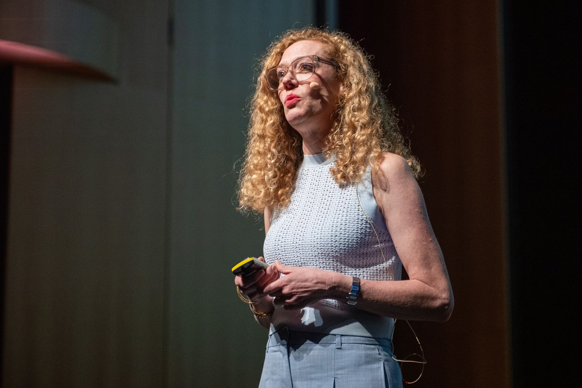 Claudia Glass: imprenditrice svizzera alla guida di Swijin, azienda specializzata in abbigliamento sportivo femminile progettato per performance, vestibilità e libertà di movimento