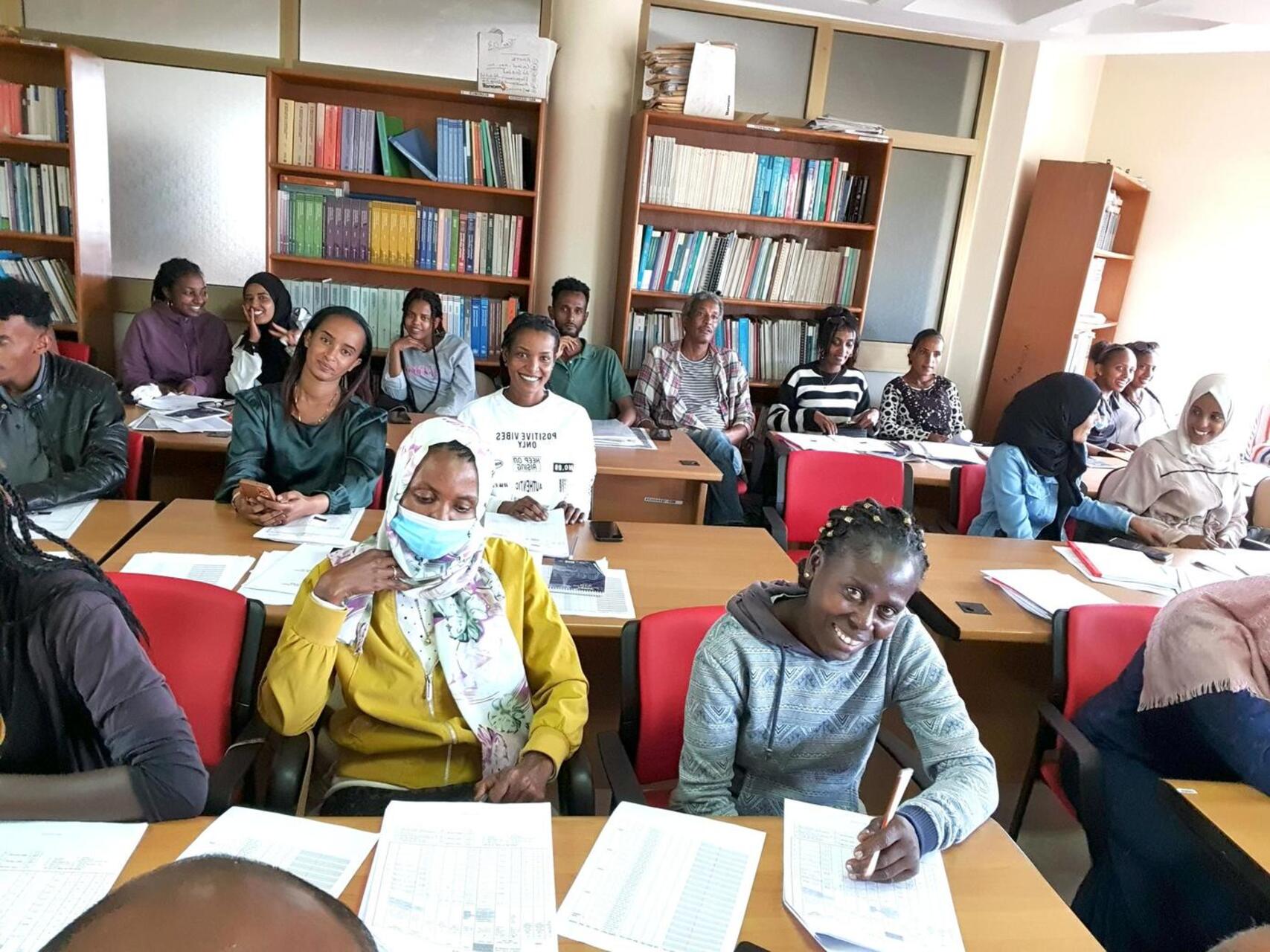 Eritrea: attività formative ad Asmara accompagnano la digitalizzazione del sistema statistico nazionale, con rilevatori impegnati nell’uso di dispositivi mobili e procedure di controllo dei dati
