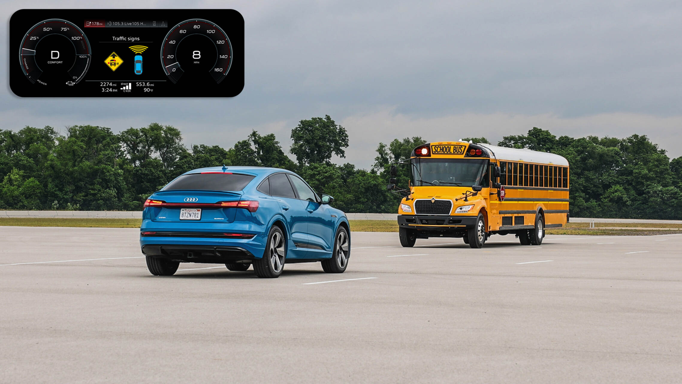 L’auto dialoga con lo scuolabus: la sperimentazione di Audi, Navistar e Applied Information mostra un possibile uso del C-V2X per proteggere studenti e autisti nel traffico