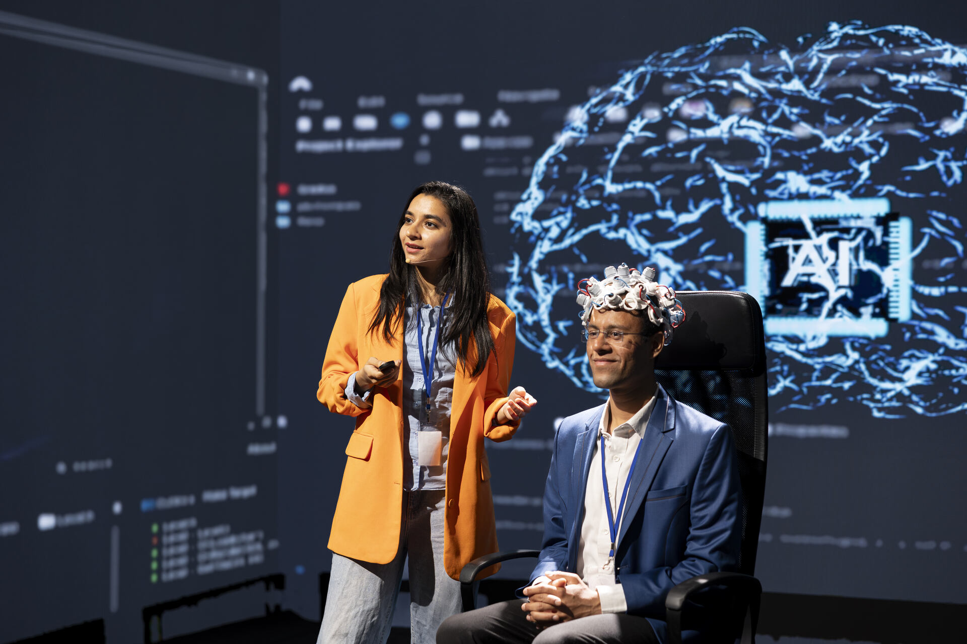 IA dell’EPFL: visualizzazione generica di reti neurali, flussi di dati e moduli specializzati che cooperano nell’elaborazione delle informazioni e nella produzione di risposte automatiche
