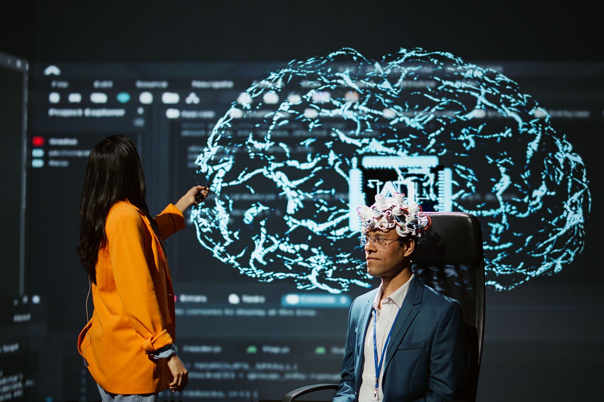 IA dell’EPFL: rappresentazione di un sistema di intelligenza artificiale modulare ispirato alle funzioni cognitive, con componenti dedicate a linguaggio, logica, relazioni sociali e conoscenza