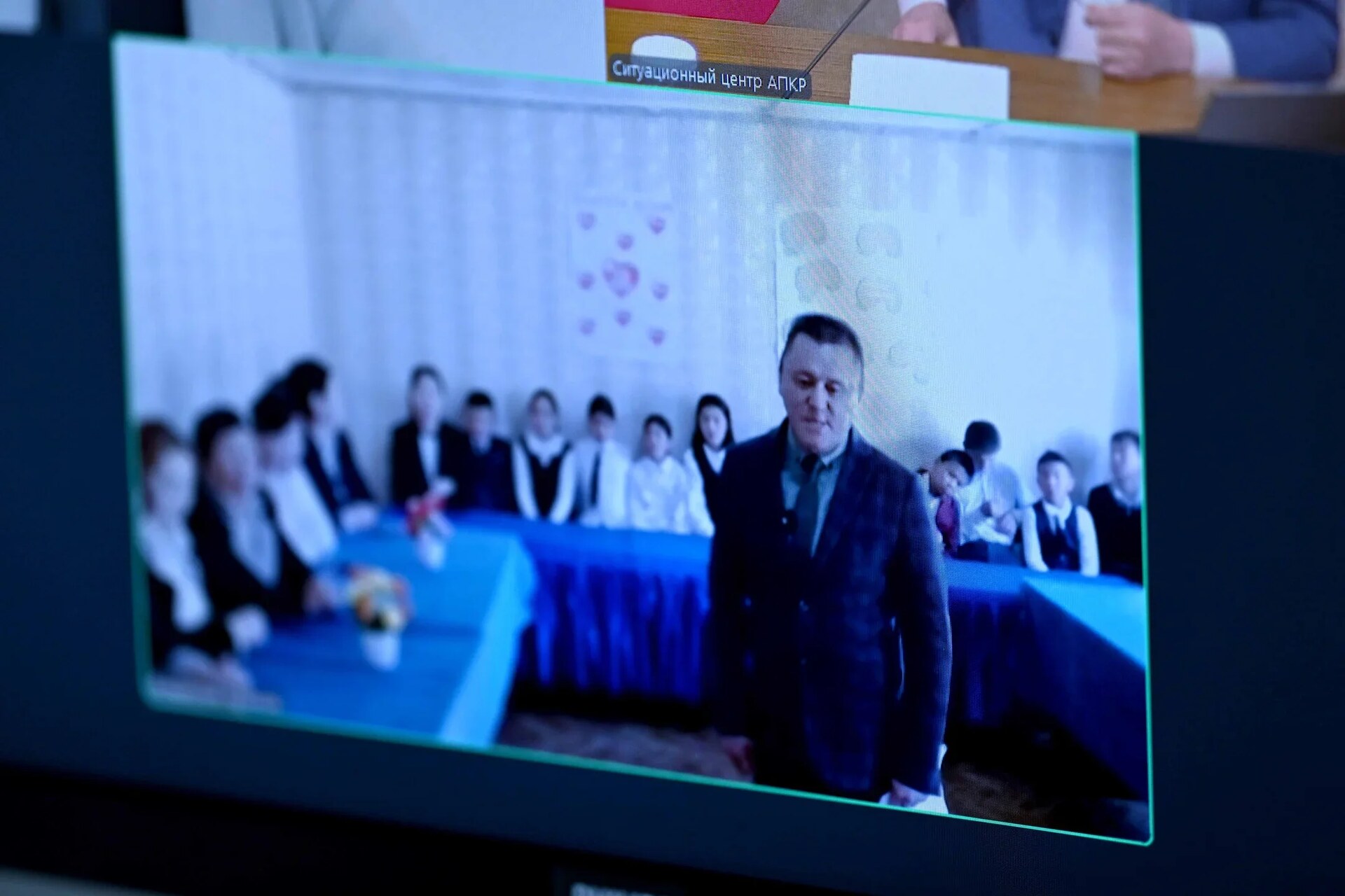 Starlink collega una scuola remota: la connettività satellitare raggiunge una scuola d’alta quota in Kirghizistan, mostrando come le reti orbitali possano supportare istruzione e servizi pubblici nelle aree isolate